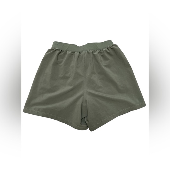 Under armour green athletic workout shorts - Picture 4 of 4